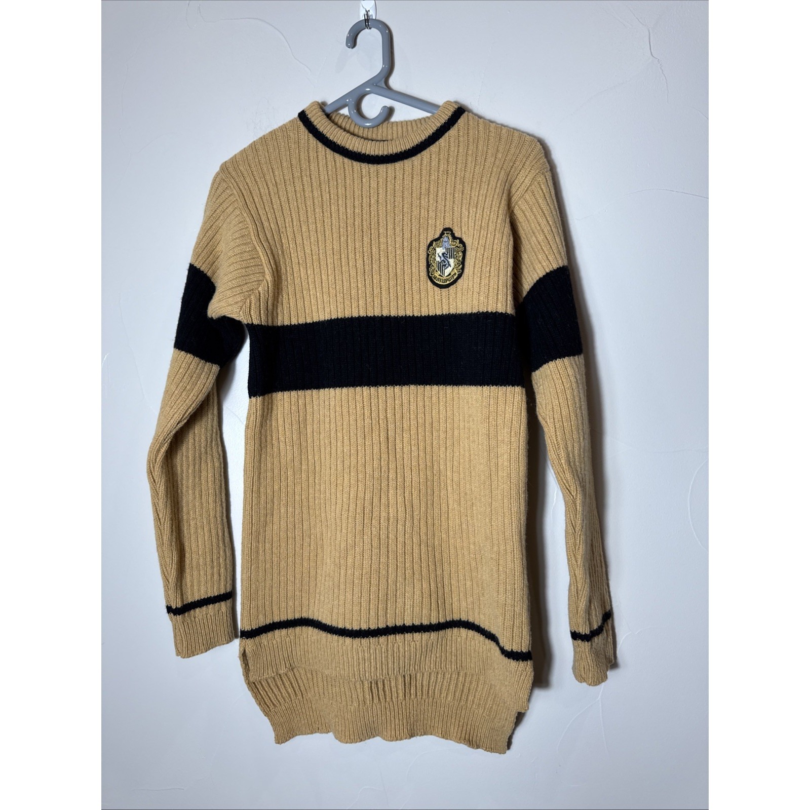 Harry Potter Sweater Medium Hufflepuff Quidditch Scotland Lambswool Knit